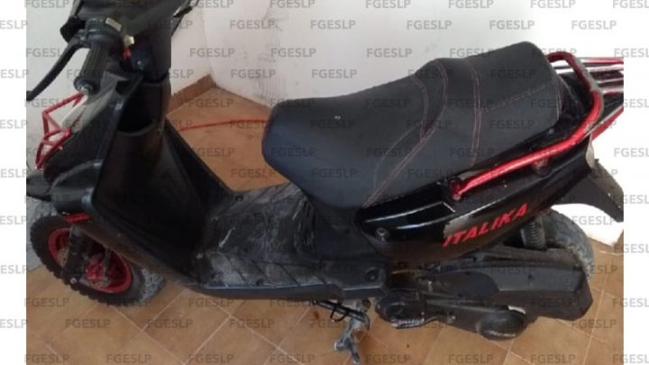 POLICÍAS INVESTIGADORES DE LA FISCALÍA RECUPERAN MOTO ROBADA EN MATEHUALA