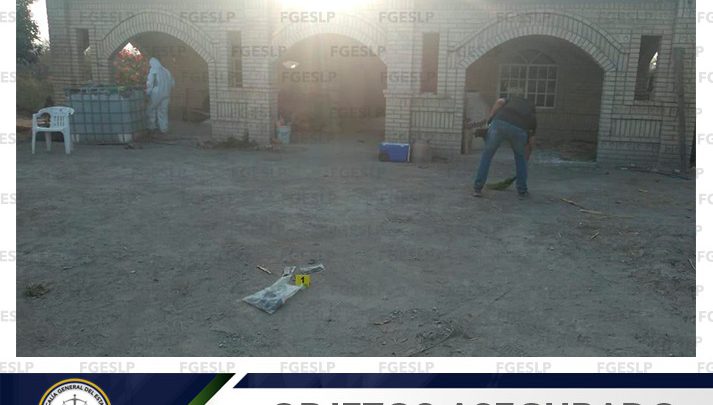 EN CATEO FISCALÍA ASEGURA ARMAS LARGAS, CARTUCHOS Y DROGA EN VILLA JUÁREZ