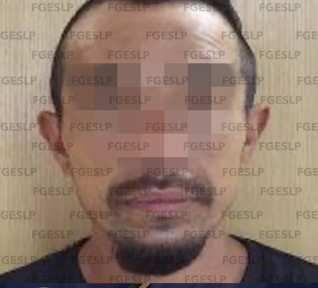 AGENTES DE FGE DETIENEN A HOMBRE POR PRESUNTO ROBO A UN SUPERMERCADO