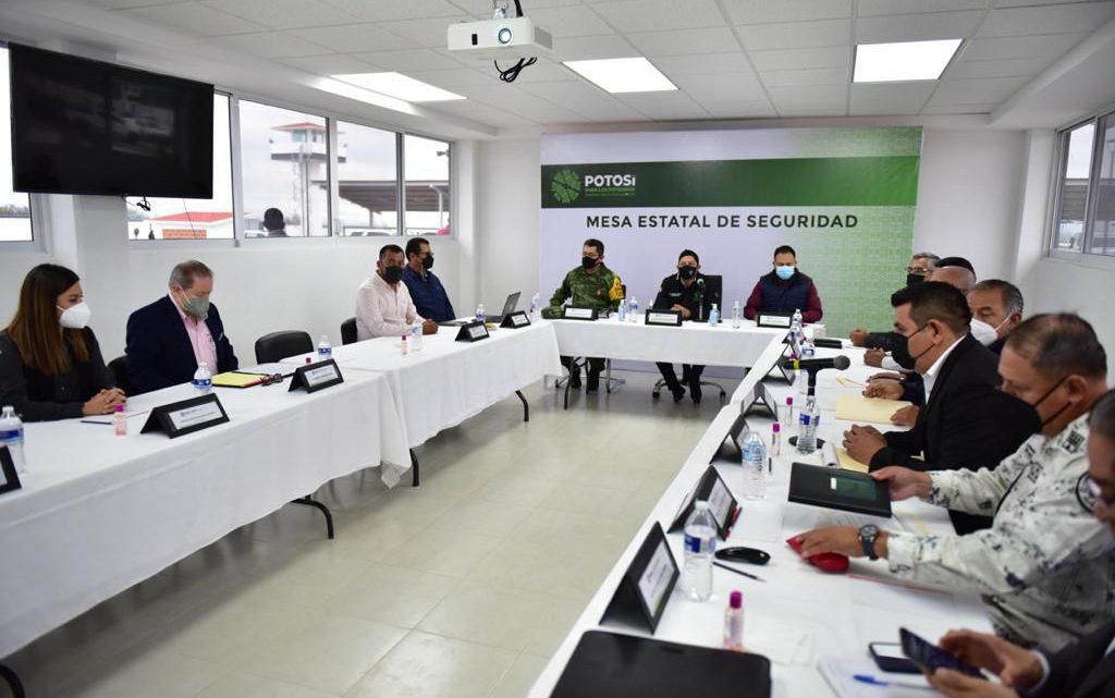 FISCALÍA IMPLEMENTA INTENSA BÚSQUEDA PARA DAR CON LOS RESPONSABLES DEL TRIPLE HOMICIDIO EN SALINAS, S.L.P. FISCALÍA IMPLEMENTA INTENSA BÚSQUEDA PARA DAR CON LOS RESPONSABLES DEL TRIPLE HOMICIDIO EN SALINAS, S.L.P.
