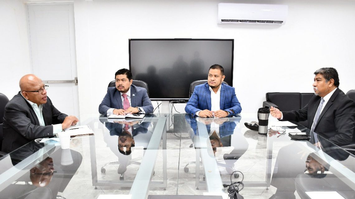 The consuls of Honduras, Guatemala and El Salvador met with FGESLP