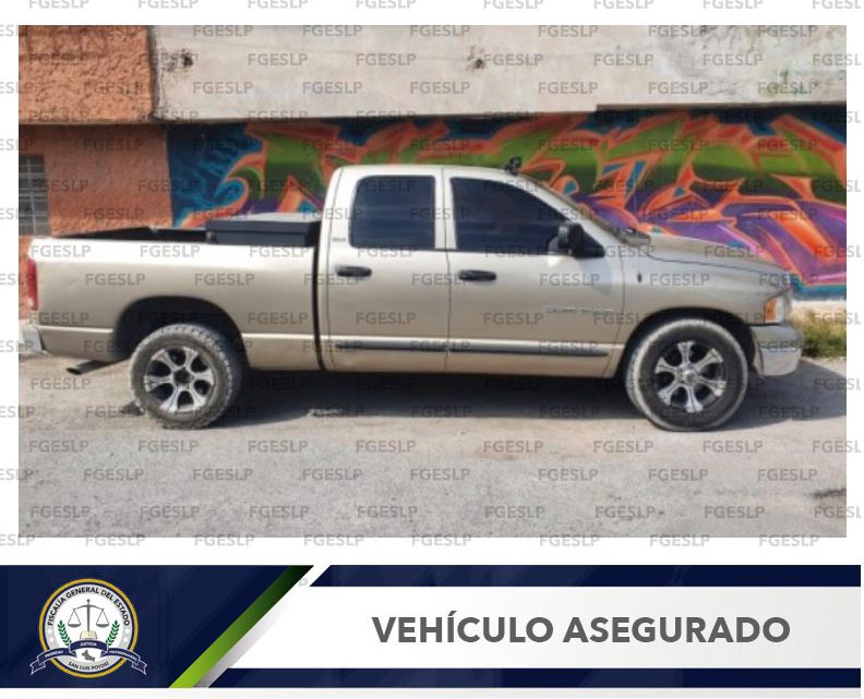RECUPERAN AGENTES DE FGE CAMIONETA ROBADA EN SLP RECUPERAN AGENTES DE FGE CAMIONETA ROBADA EN SLP
