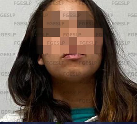 FISCALÍA DE SLP APREHENDE A MUJER POR PROBABLE ROBO CON VIOLENCIA