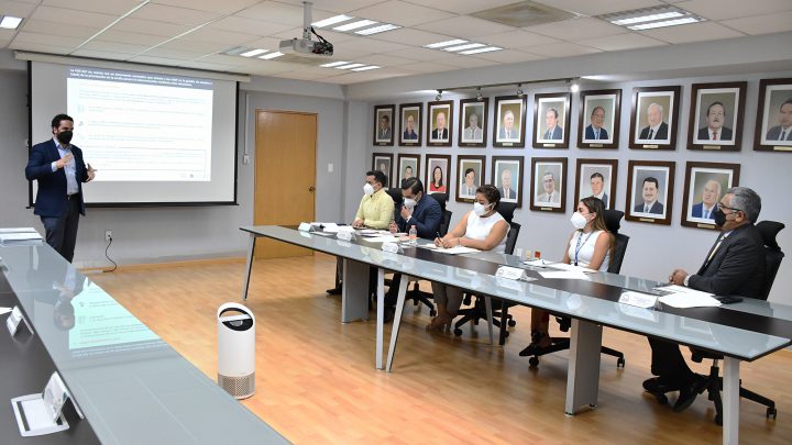 FISCAL RUIZ CONTRERAS SE REÚNE CON EMBAJADA DE EEUU Y CON CONSULTORAS EXPERTAS