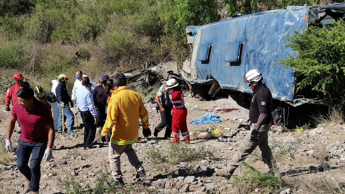 FGE TRABAJA EN LA IDENTIFICACIÓN DE VÍCTIMAS QUE VIAJABAN EN AUTOBÚS ACCIDENTADO FGE TRABAJA EN LA IDENTIFICACIÓN DE VÍCTIMAS QUE VIAJABAN EN AUTOBÚS ACCIDENTADO