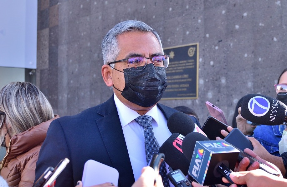 FGE ATIENDE DENUNCIAS DE POLICÍAS SEÑALADOS DE ACTOS DE CORRUPCIÓN: RUIZ CONTRERAS FGE ATIENDE DENUNCIAS DE POLICÍAS SEÑALADOS DE ACTOS DE CORRUPCIÓN: RUIZ CONTRERAS