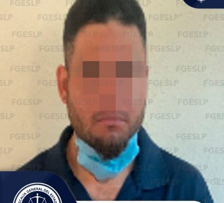 EN SLP, FISCALÍA APREHENDE A HOMBRE POR POSIBLE VIOLENCIA FAMILIAR A SU EX PAREJA