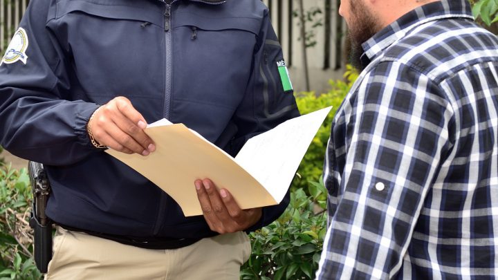 POR ABUSO DE AUTORIDAD, ES VINCULADO A PROCESO UN POLICÍA MUNICIPAL