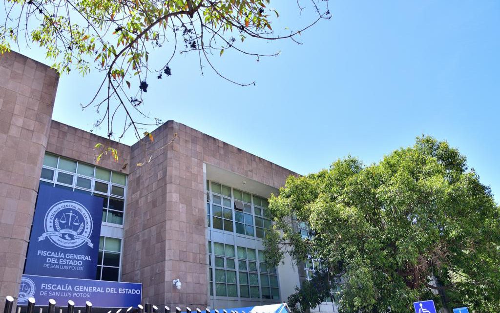 FISCALÍA INICIÓ INDAGATORIAS PARA ESCLARECER DECESO DE UN HOMBRE EN ESTACIONAMIENTO DE CENTRO COMERCIAL FISCALÍA INICIÓ INDAGATORIAS PARA ESCLARECER DECESO DE UN HOMBRE EN ESTACIONAMIENTO DE CENTRO COMERCIAL
