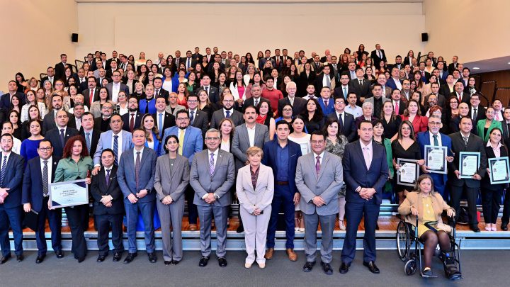 FISCAL GENERAL RECONOCE TRABAJO Y ENTREGA DE LOS AGENTES FISCALES POTOSINOS