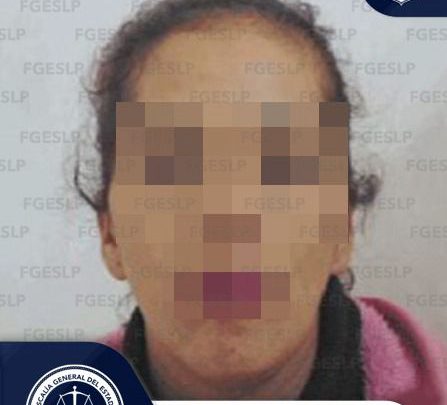 EN RECLUSIÓN, FUE NOTIFICADA UNA MUJER DE UN MANDAMIENTO JUDICIAL POR DELITO DE ROBO