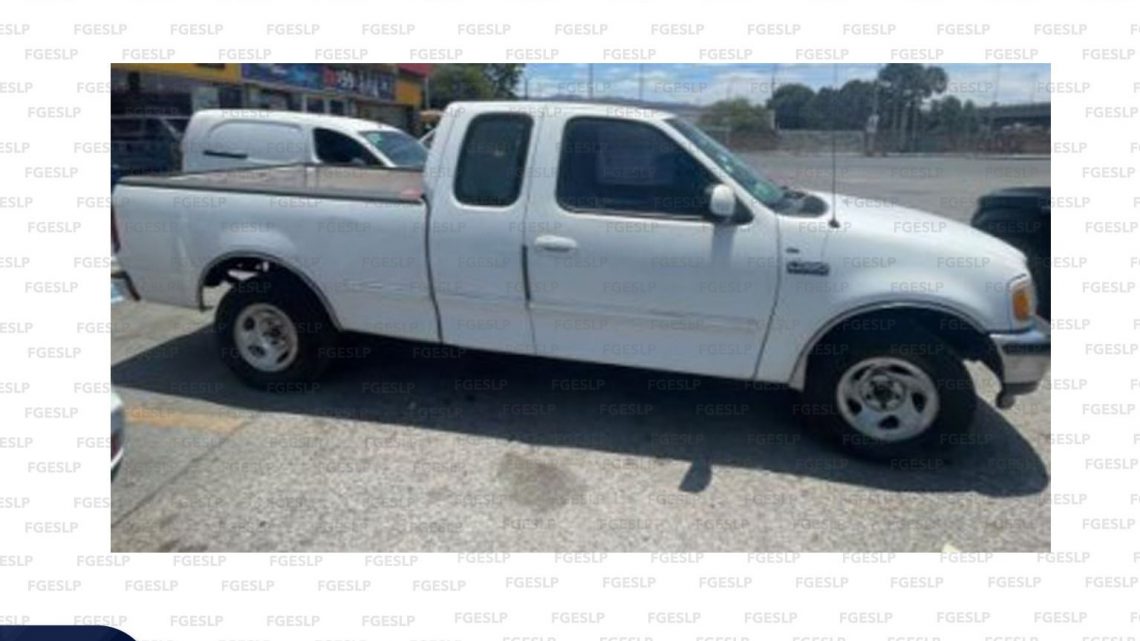 POLICÍA INVESTIGADORA RECUPERA UNA CAMIONETA EN LA CAPITAL DE SLP CON REPORTE DE ROBO POLICÍA INVESTIGADORA RECUPERA UNA CAMIONETA EN LA CAPITAL DE SLP CON REPORTE DE ROBO