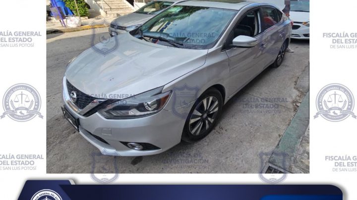 EN CIUDAD VALLES, POLICÍA INVESTIGADORA ASEGURA AUTOMÓVIL CON REPORTE DE ROBO