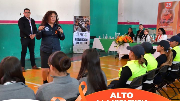 FISCAL ESPECIALIZADA EN FEMINICIDIOS IMPARTE CONFERENCIA A ESTUDIANTES DE VILLA DE REYES