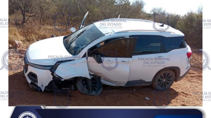 FISCALÍA POTOSINA ASEGURA VEHÍCULO ABANDONADO EN CARRETERA DE VILLA DE RAMOS