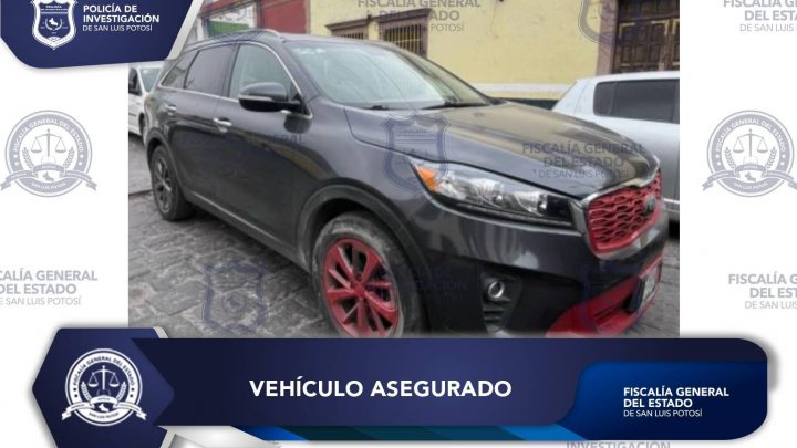 FGESLP ASEGURA VEHÍCULO CON REPORTE DE ROBO EN LA CAPITAL POTOSINA
