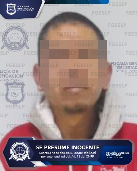 EN FLAGRANCIA FUE DETENIDO POR FGESLP LUIS “N” CON POSIBLE DROGA Y EQUIPO TÁCTICO