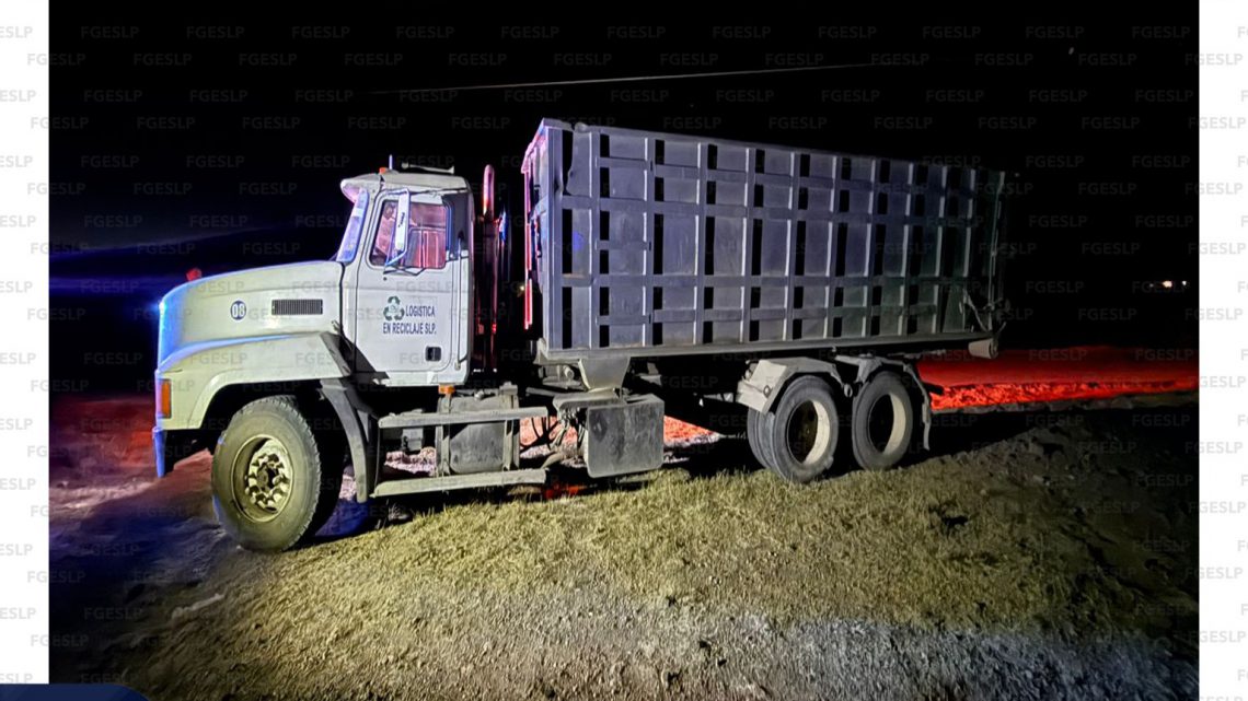 ELEMENTOS DE FGESLP ASEGURAN CAMIÓN CON REPORTE DE ROBO EN MEXQUITIC DE CARMONA
